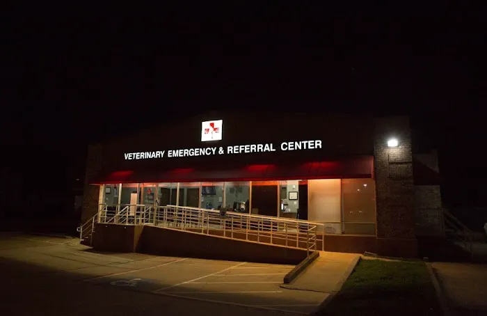 Animal Emergency Clinic NE Picture 5