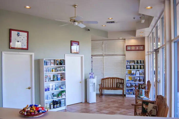 Animal Clinic Del Rancho Picture 4