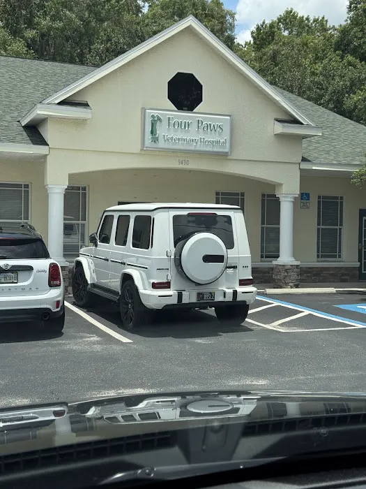 Four Paws Veterinary Hospital Picture 10