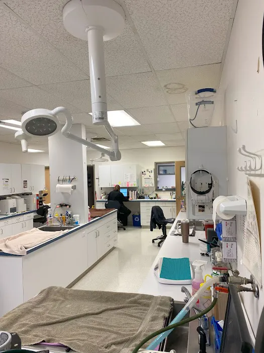 Carver Lake Veterinary Center Picture 1