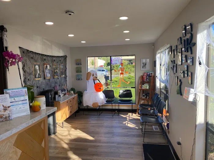 Pine Point Animal Hospital Picture 4