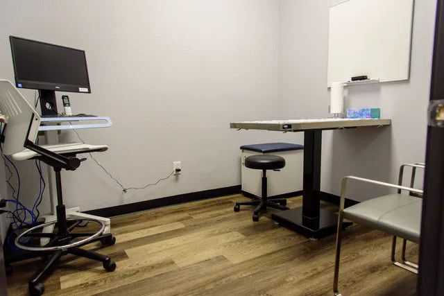 Leave No Paws Behind Veterinary Clinic Picture 5