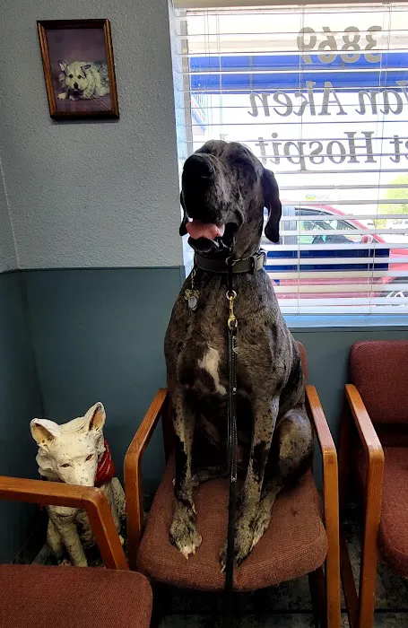 Van Aken Pet Hospital Picture 1