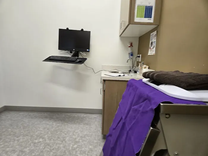 Royle Veterinary Clinic Picture 1