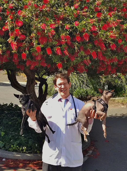 Pinole Pet Hospital Picture 1