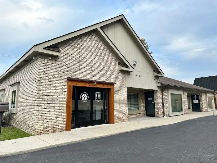Dixie Veterinary Hospital Picture 10