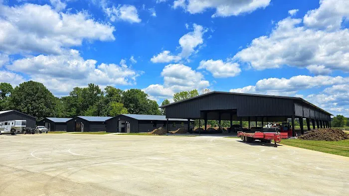 Equine Surgical Center at ThorSport Farm Picture 9