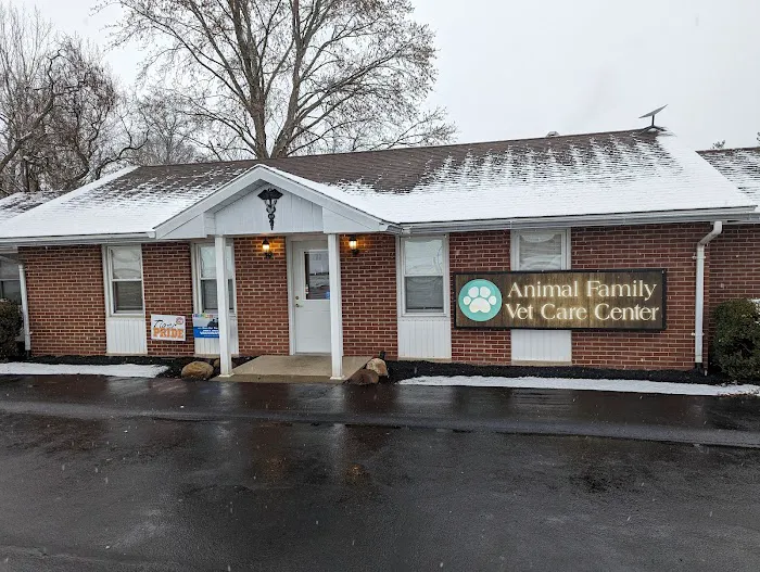 Animal Family Vet Care Center of Paris Picture 3