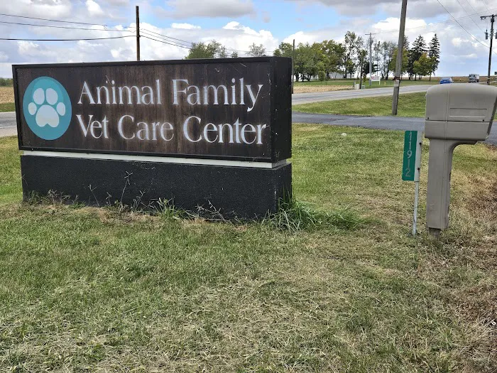 Animal Family Vet Care Center of Paris Picture 5