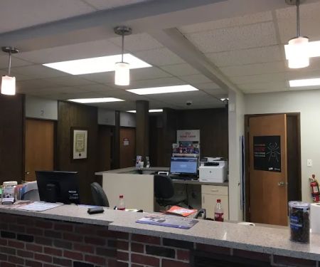Touhy Animal Hospital & Grooming