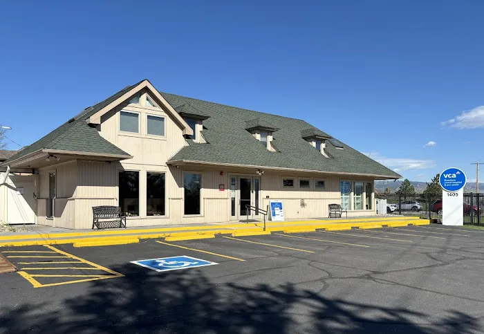 VCA Broadway Animal Hospital and Pet Center Picture 1