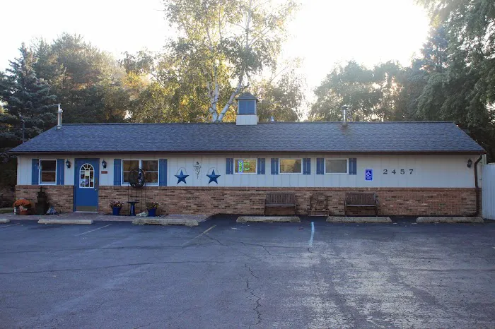 Clinton Trail Animal Hospital Picture 1