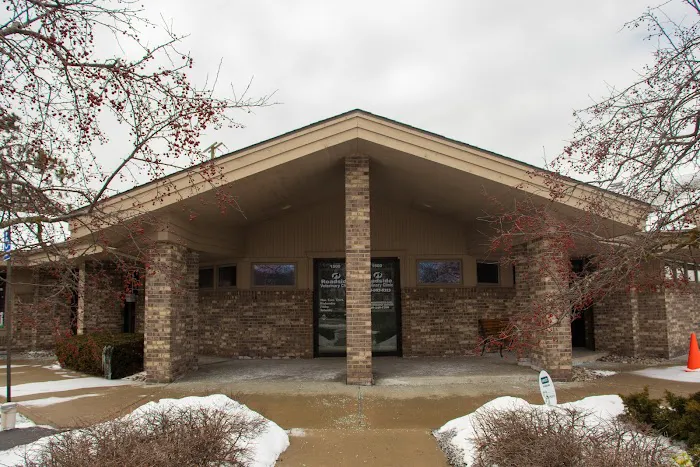 Roadside Veterinary Clinic Picture 4