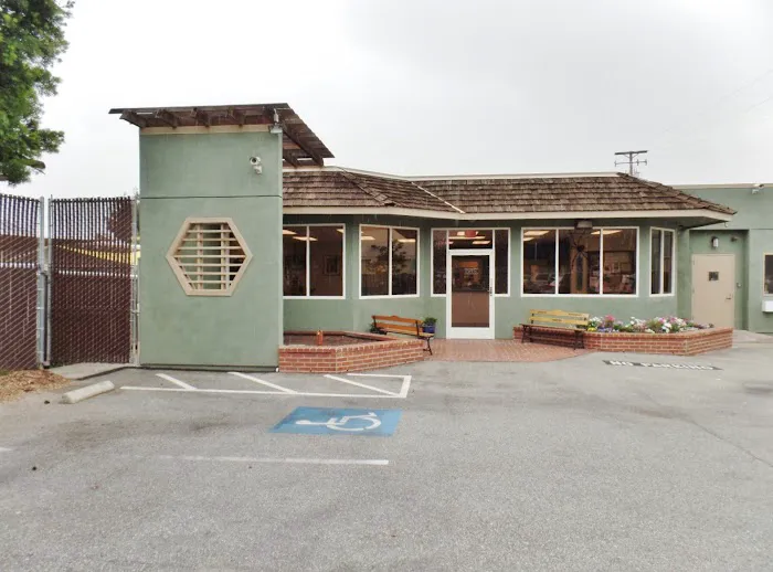 Sequoia Veterinary Hospital Picture 9