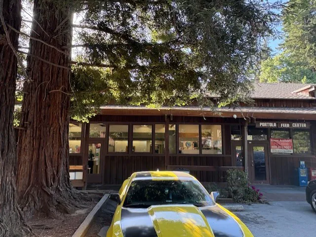 Village Square Portola Valley Veterinary Hospital Picture 3