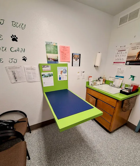 Academy West Animal Hospital Picture 1