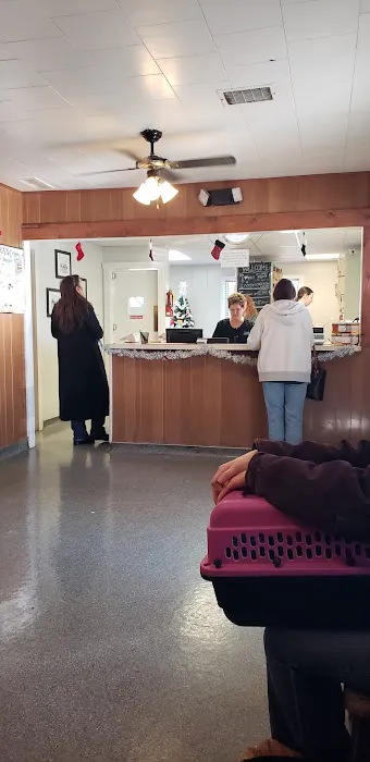 Fort Branch Veterinary Hospital Picture 4