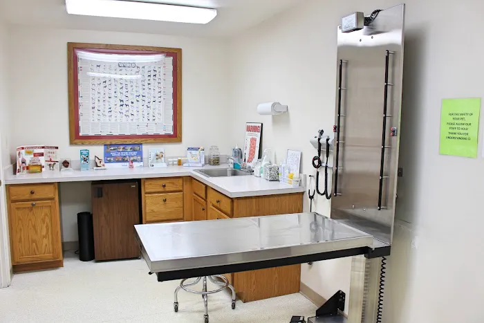 Warrick Veterinary Clinic - Newburgh Plaza Picture 8