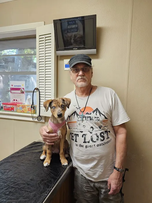 Hopkins County Veterinary Clinic Picture 9