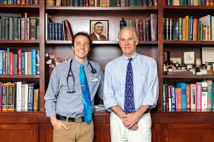 Reid Veterinary Hospital Llc Picture 1