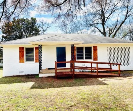 East Jackson Animal Hospital