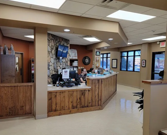 Crestview Animal Hospital & Emergency Picture 7