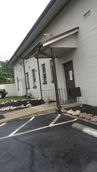 Broadway Veterinary Clinic: Phipps Jada DVM Picture 1