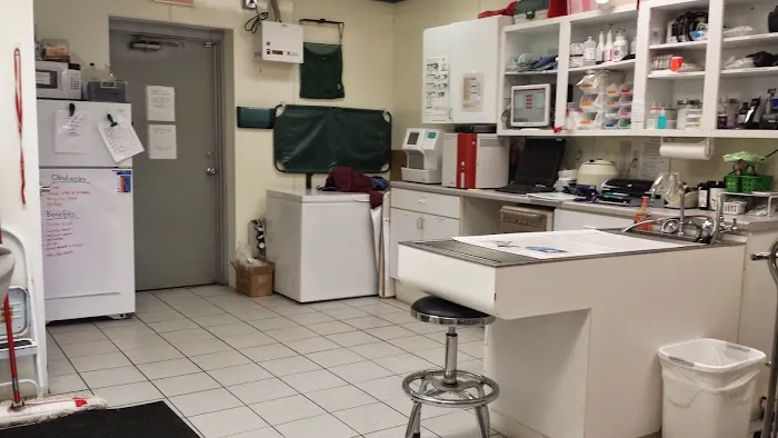 Caton Crossing Animal Hospital Picture 9