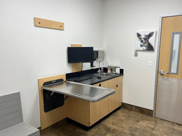 EVS Pet Urgent Care of Northbrook Picture 9