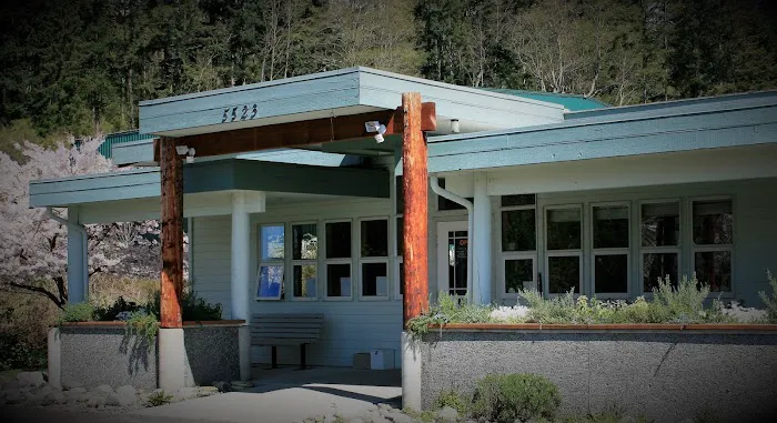 Useless Bay Animal Clinic Picture 7