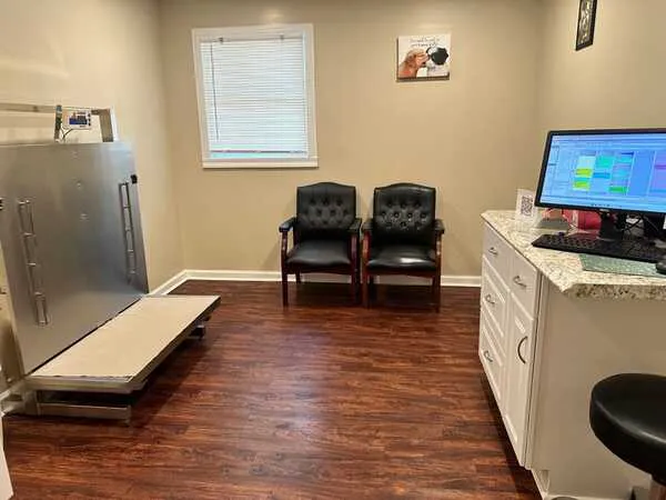 Etowah Veterinary Hospital Picture 9
