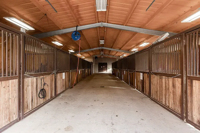 Signature Equine Hospital Picture 3
