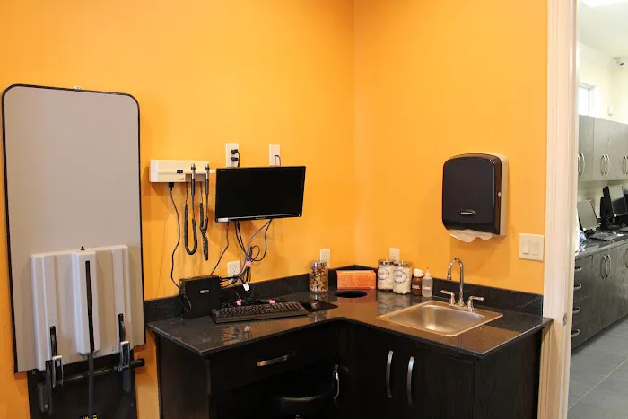 Pet Veterinary Clinic Picture 1