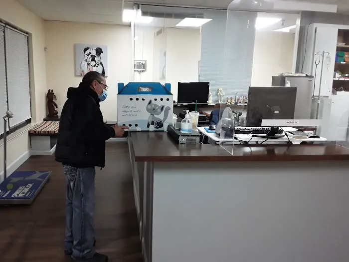 Walkin Vets / Animal Hospital of Pittsburg Picture 3