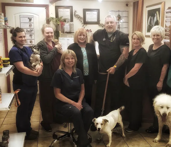 Cedarwood Veterinary Hospital Picture 2