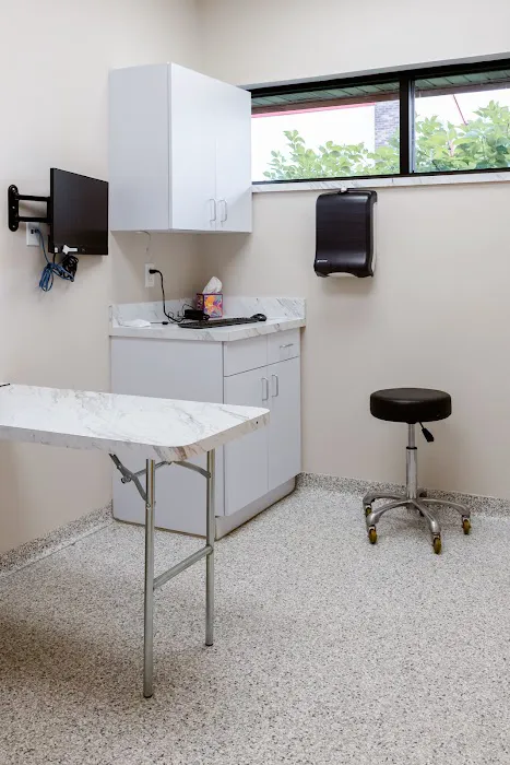 Family Friends Veterinary Hospital Picture 9