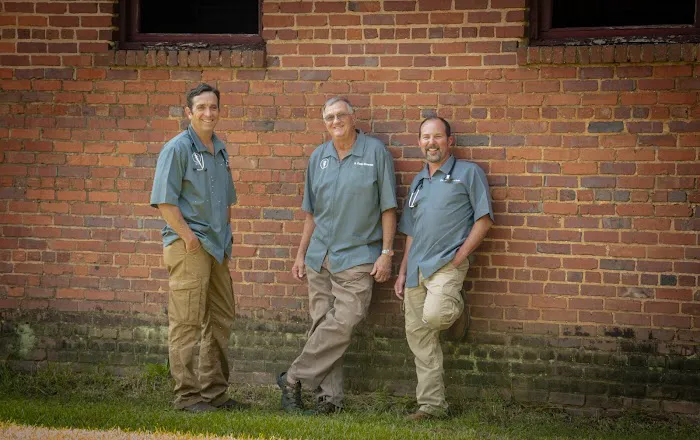 Groover, Charles B, Dvm - Aiken Veterinary Clinic Picture 5