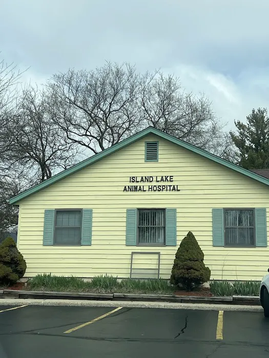 Island Lake Veterinary Clinic Picture 1