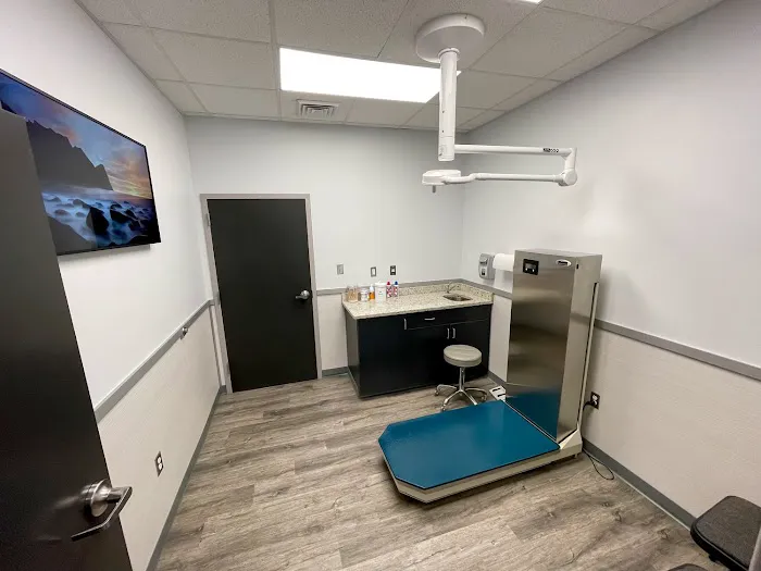 Hampton Cove Animal Hospital & Covepets Picture 5