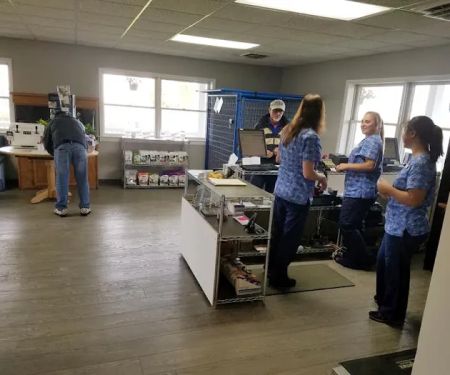 Chicago Drive Veterinary Clinic