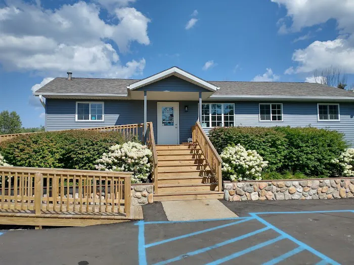 North M-18 Veterinary Clinic Picture 6