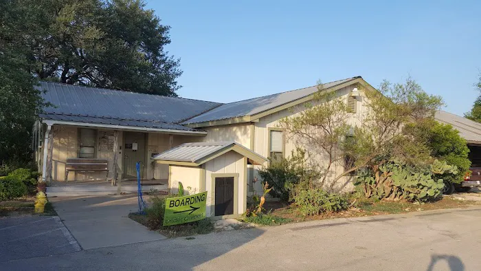 Salado Veterinary Hospital & Urgent Care Picture 2
