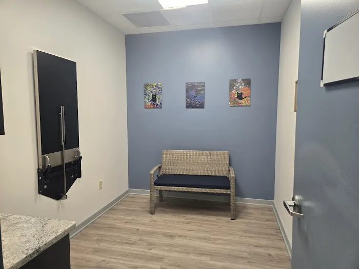 Wieuca Animal Clinic at Chastain Square Picture 3