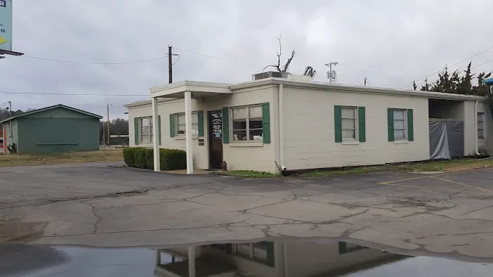 Ashwander Animal Clinic Picture 1