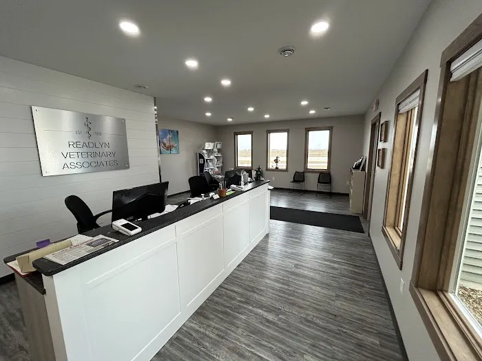 Readlyn Veterinary Associates Picture 9