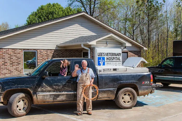 Lee's Veterinary Hospital Picture 10