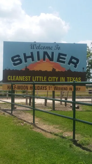 Shiner Animal Hospital Picture 2