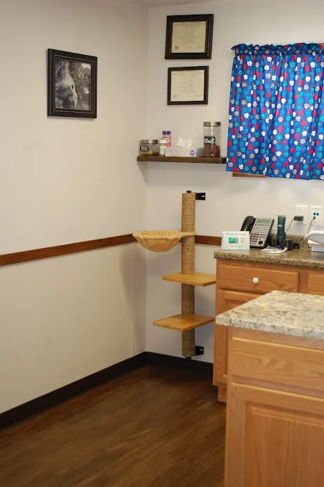 Adams Marquette Veterinary Service Inc Picture 2