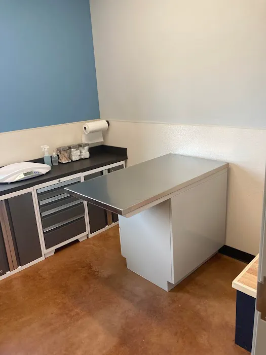 Prairie Creek Animal Hospital Picture 8