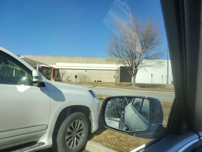 Lloyd Veterinary Medical Center Picture 1